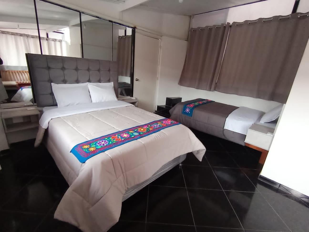 Hostal La Rasa กุสโก ภายนอก รูปภาพ